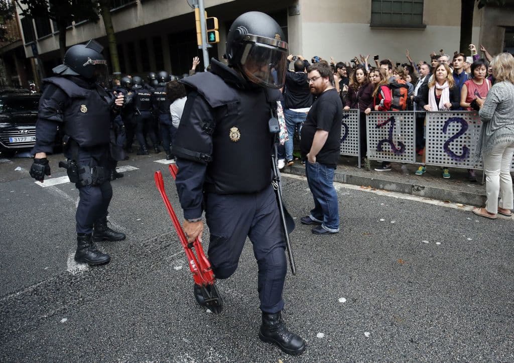 Además pidió a los promotores del referéndum ilegal en Cataluña que "recuperen la razón" y vuelvan al marco legal, sin dañar el Estado de Derecho.