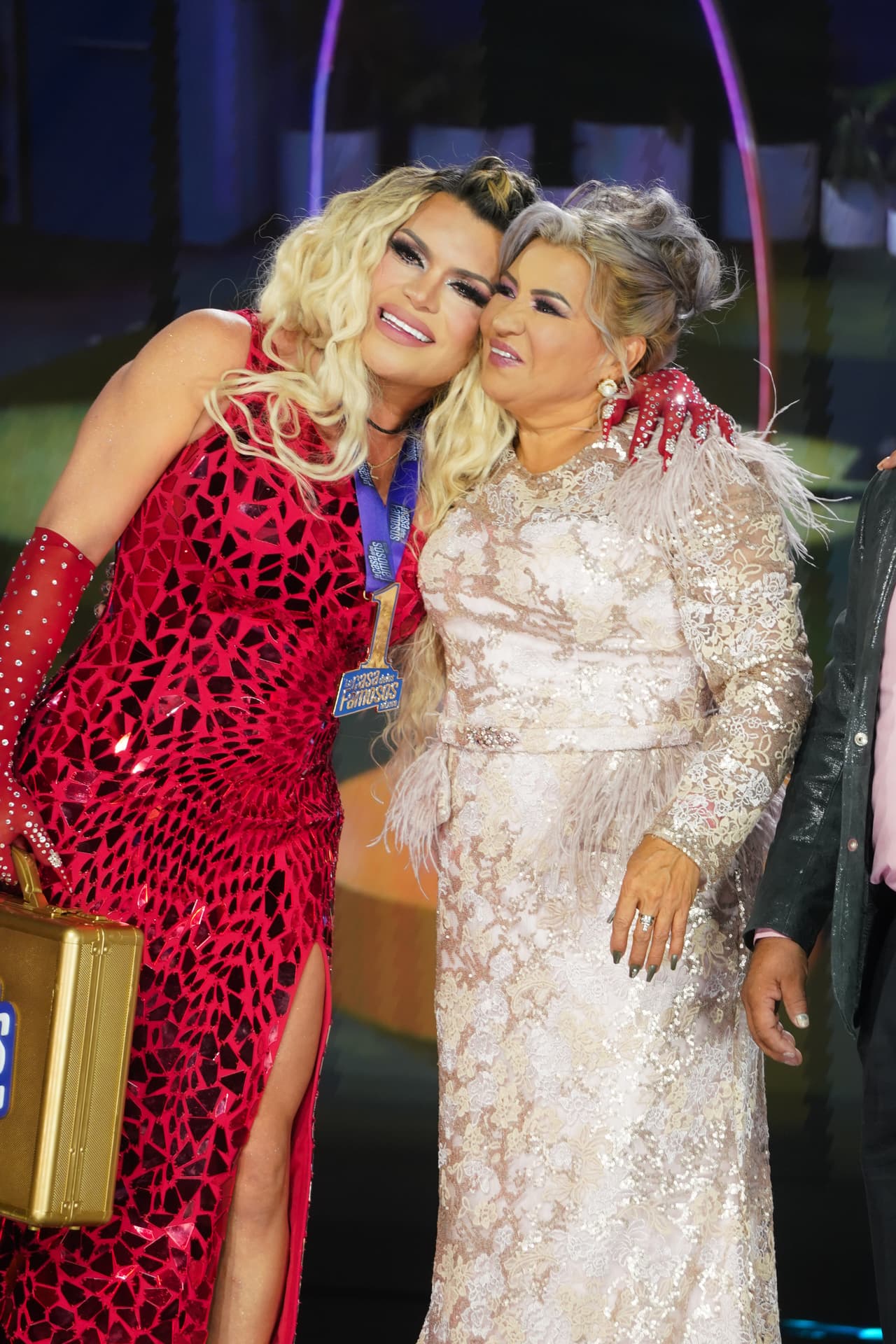 Wendy Guevara súper cariñosa con su mamá, la señora Fabiola.
