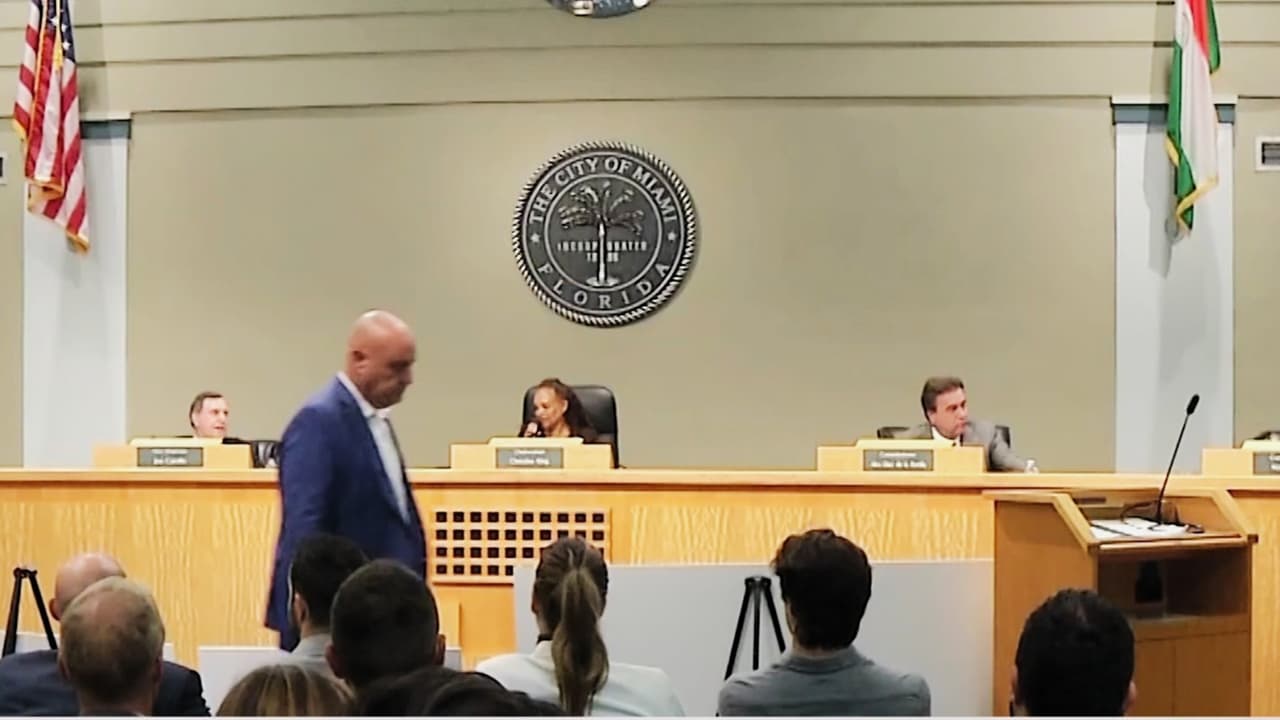 Miami apela decisión para extender hasta 2026 periodo de gobierno del alcalde y varios comisionados