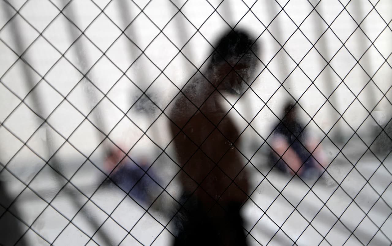 Un indocumentado detenido se enfermó en Otay Mesa y su familia no sabe de su condición
