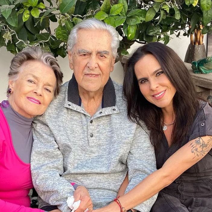 <b>Eric del Castillo</b> no guardó silencio ante las palabras que 
<b>Ana Gabriel</b> le dedicó a su hija 
<b>Kate</b> en pleno concierto a finales de febrero pasado en Inglewood, California. 
<br>