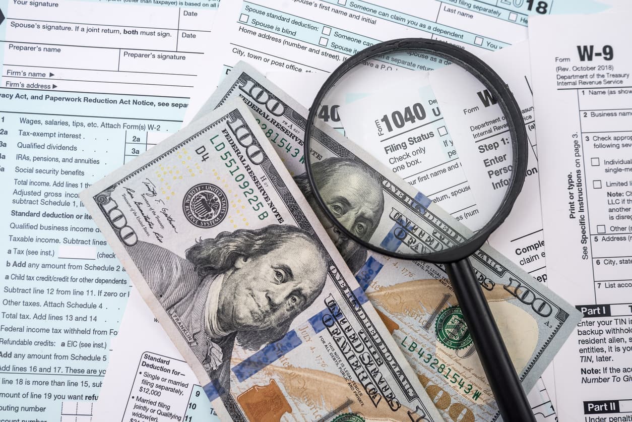 ¿Recibiste un cheque de alivio por la inflación? El IRS pide que no envíes todavía tu declaración de impuestos