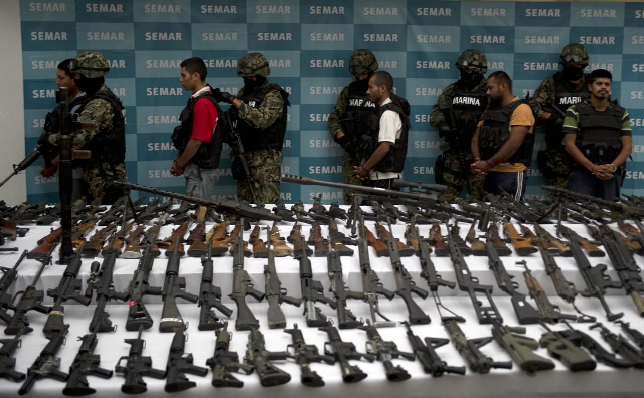 Por qué la Casa Blanca teme que esta propuesta de republicanos en el Congreso "ayude" a los carteles mexicanos a obtener más armas