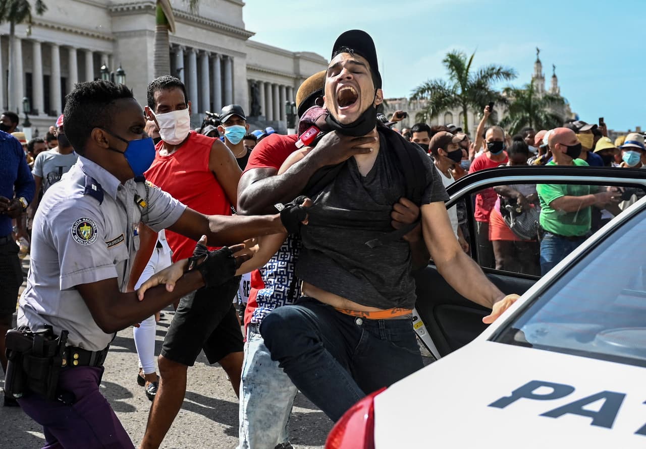 A un año de las protestas del 11 de julio, los cubanos siguen padeciendo una dura crisis económica, más la represión del gobierno