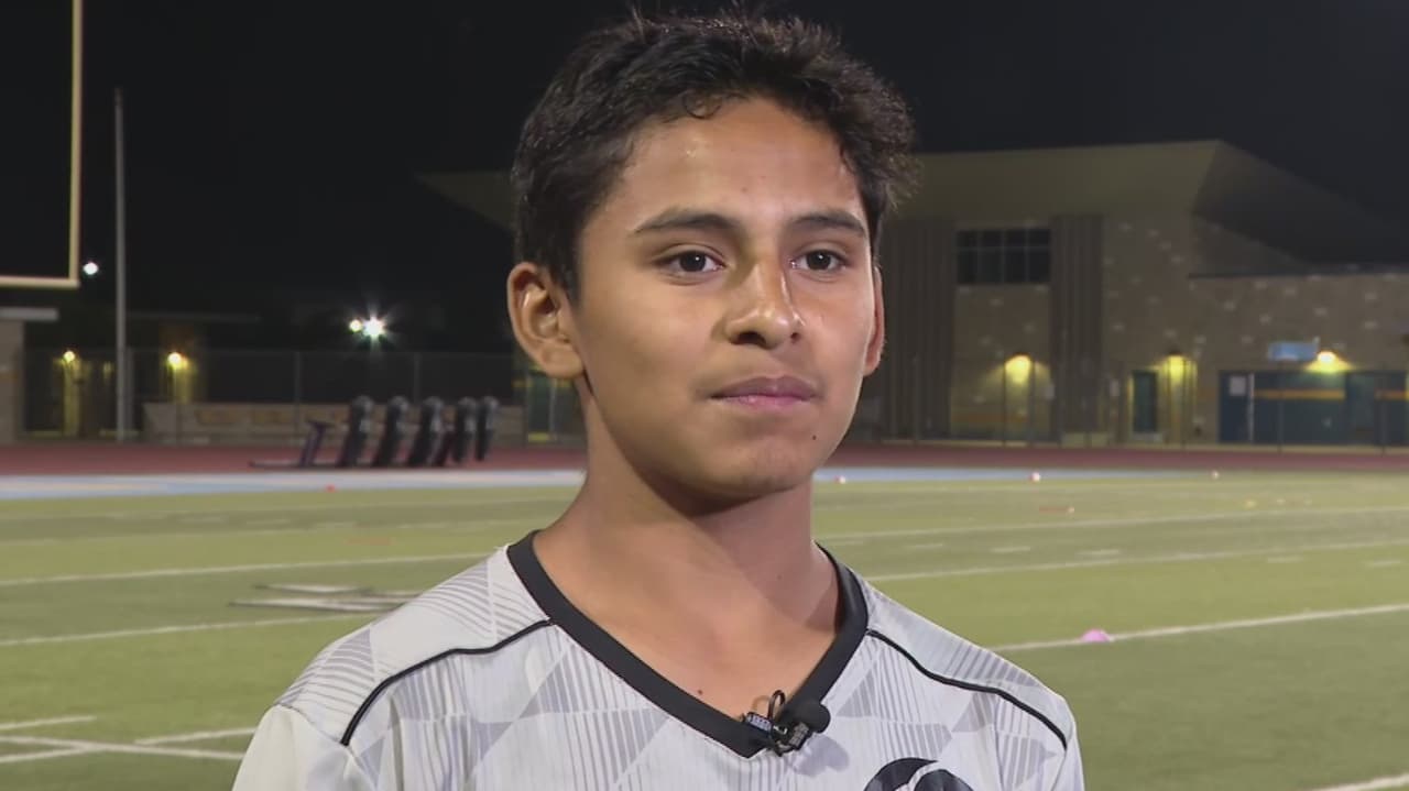 Joven hispano dice ser la promesa del futuro del fútbol y sueña con jugar en México: “Hay que echarle ganas”