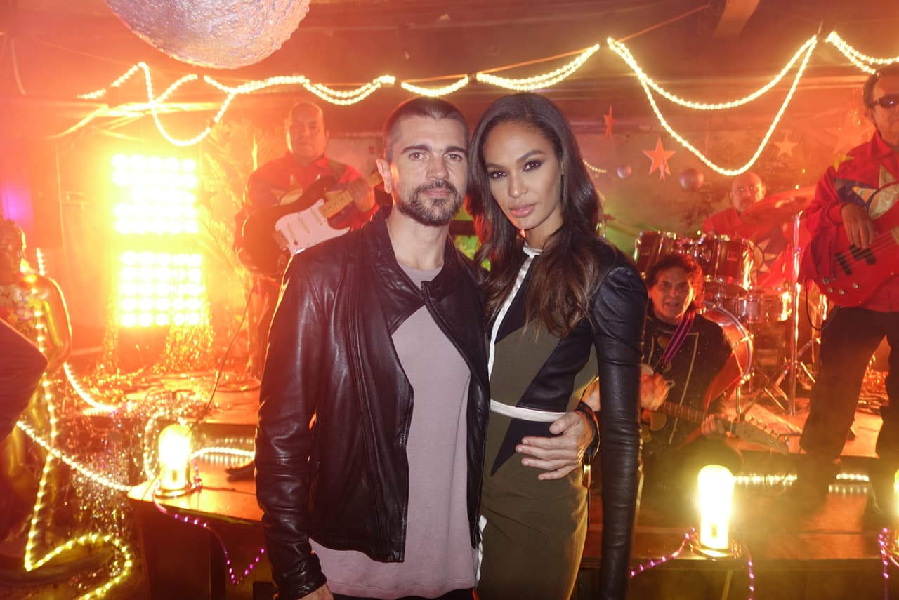 Juanes y Joan Smalls...can you say FUEGO?