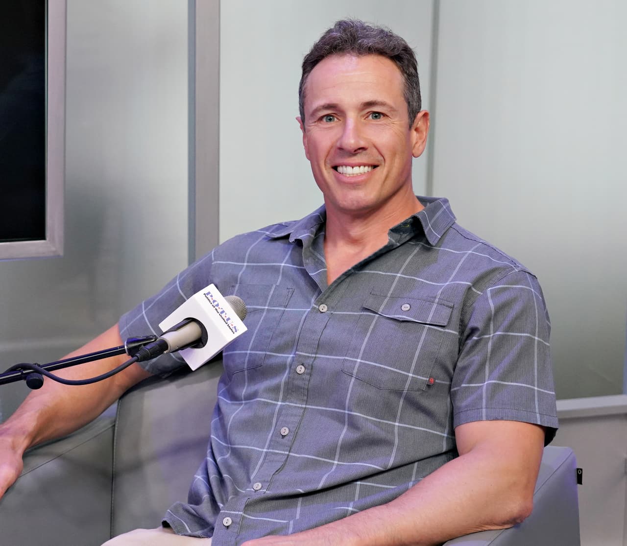 El martes 31 de marzo el presentador de noticias de CNN, 
<b><a href="https://twitter.com/ChrisCuomo" target="_blank">Chris Cuomo,</a></b> confirmó que dio positivo a la enfermedad. El comunicador dijo que estuvo expuesto con personas que tenían el virus y después sintió "fiebre, escalofríos y dificultad para respirar". Ya se recuperó.
<br>