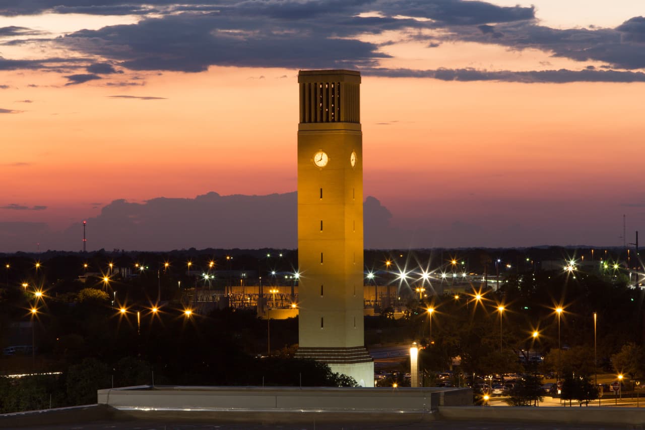 <h3 class="cms-H3-H3">5. College Station-Bryan, Texas</h3>
<br>
<br>👟
<b> Media de edad:</b> 28.1 años.
<br>
<br>👟
<b> Población que asiste a la universidad: </b>22.3%
<br>
<br>👟 
<b>Población menor de 18 años: </b>23.9%
<br>
<br>👟
<b> Población mayor de 65 años:</b> 10.6%
<br>
<br>👟 
<b>Población: </b>261,701 habitantes.
<br>