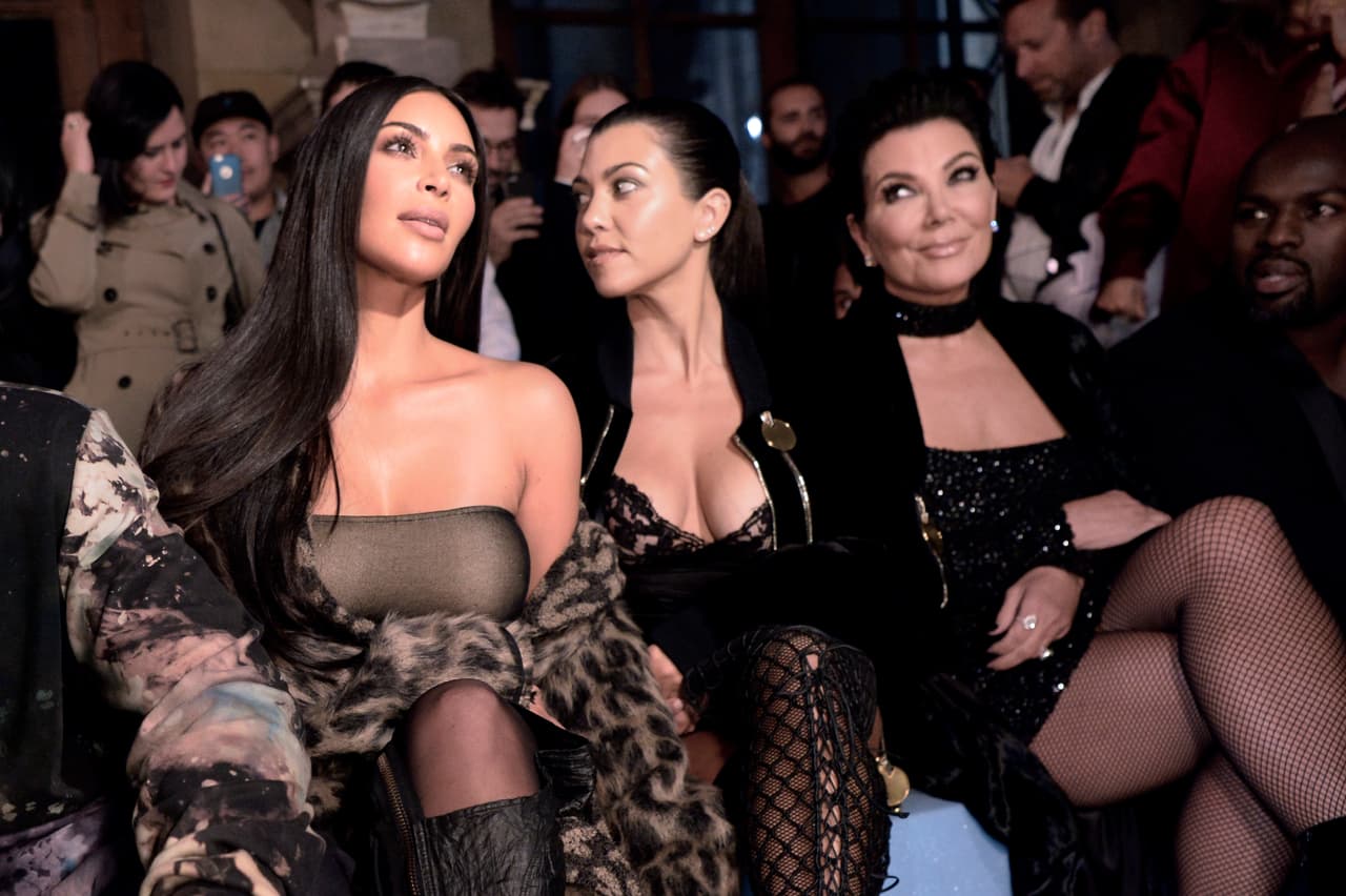 Aunque estaba "muy conmocionada", la esposa de Kanye West había resultado "físicamente ilesa".