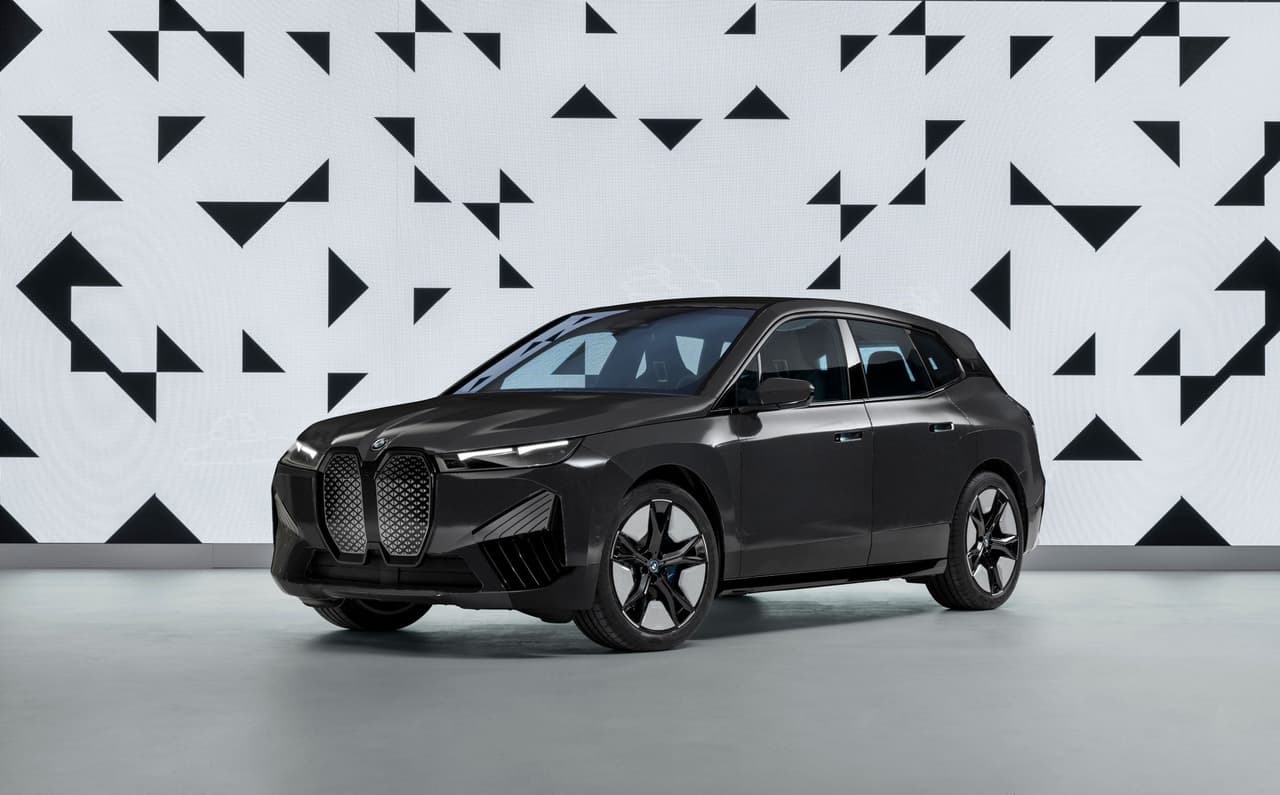BMW iX Flow Concept