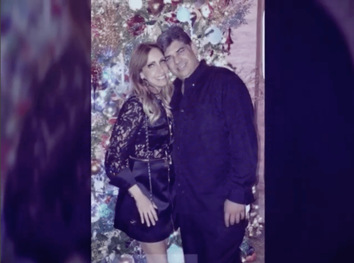 En en un mensaje compartido en redes sociales para celebrar su aniversario de bodas, Estefan expresó que esperaba pasar 25 años más de su vida con el padre de Lorenzo Jr. y Lina Teresa, sus hijos. Sin embargo, la conductora confirmó la noticia de su separación en vivo en el programa que conduce todos los días.