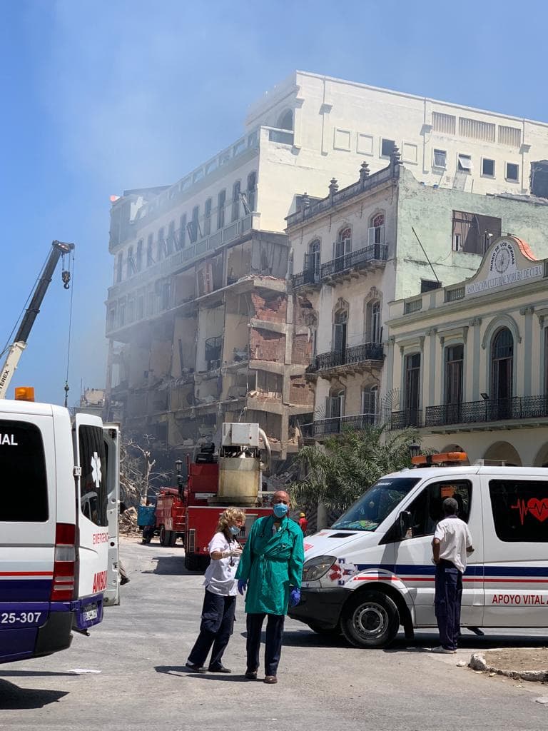 El emblemático hotel Saratoga, ubicado en el corazón de la capital cubana, quedó 
<a href="https://www.univision.com/noticias/sucesos/hotel-saratoga-explosion-centro-habana">seriamente dañado por una explosión</a>. Pocas horas después del suceso, las autoridades reportaron al menos ocho fallecidos, 13 desaparecidos y 30 heridos.