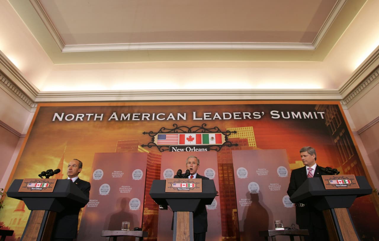 La Nueva Orleans fue la última Cumbre de Líderes de América del Norte de Bush. Ese año la economía de Estados Unidos entraba en recesión y el tema del Tratado de Libre Comercio fue parte de la campaña presidencial. 
<br>