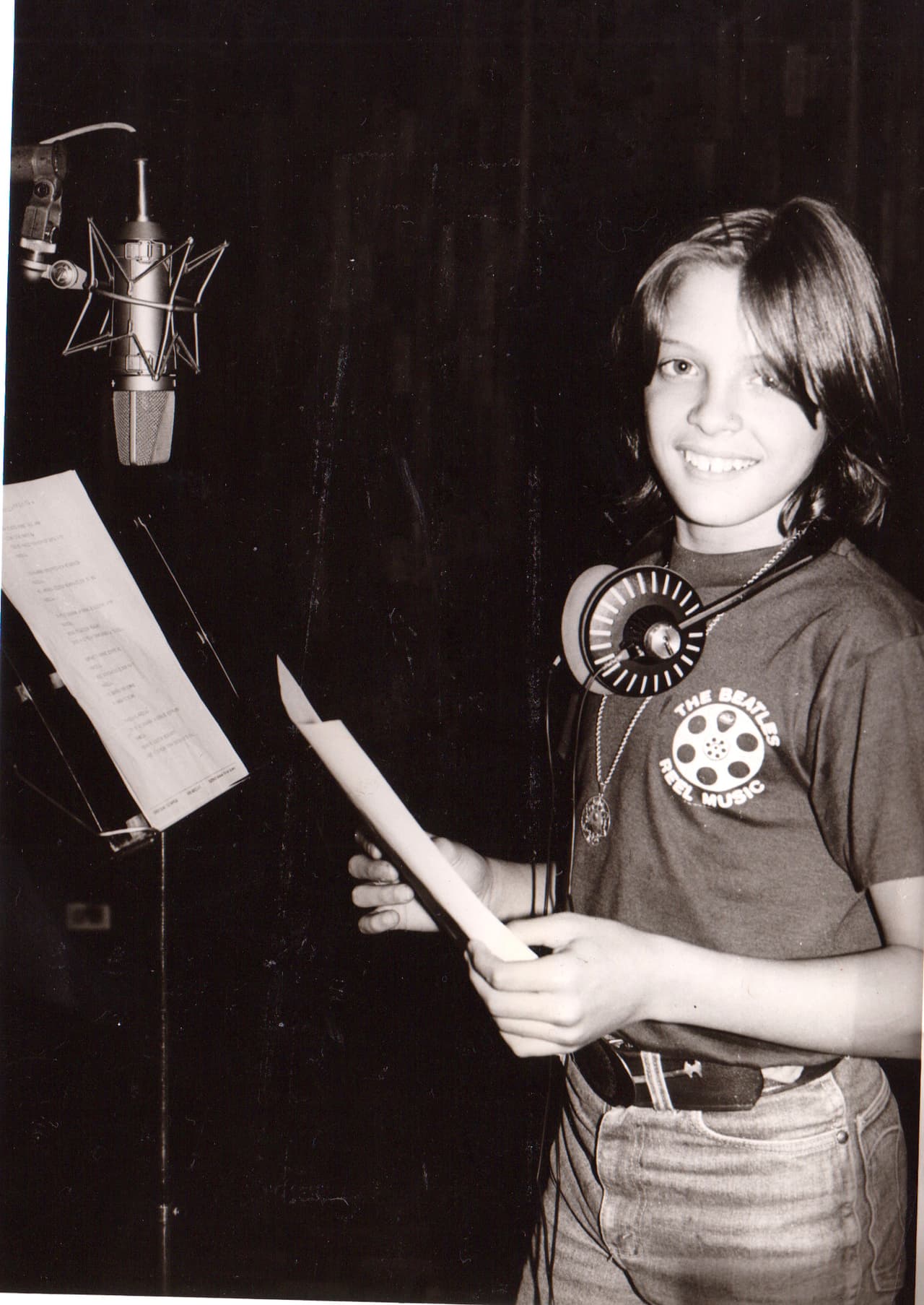 Luis Miguel en una de las primeras grabaciones de "El Sol" en el estudio donde hizo "1 + 1 igual a 2 Enamorados" y "Directo al Corazón"/México, 1982.
<br>