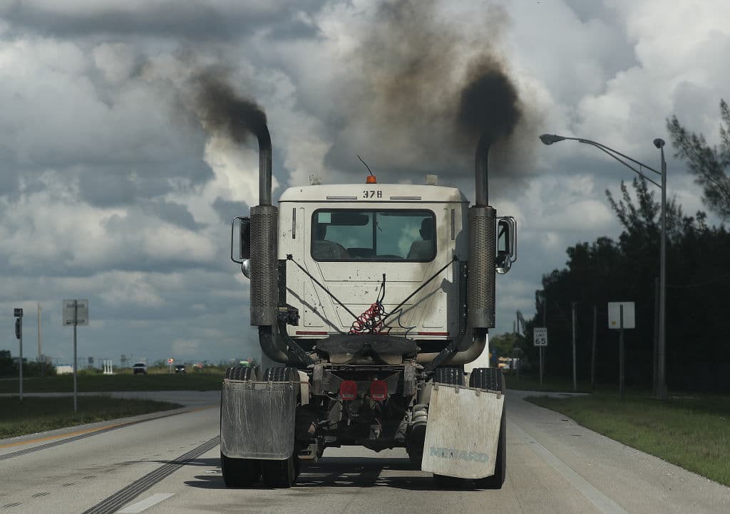 El aire contaminado por combustibles fósiles causó 8 millones de muertes en un año, señala un estudio