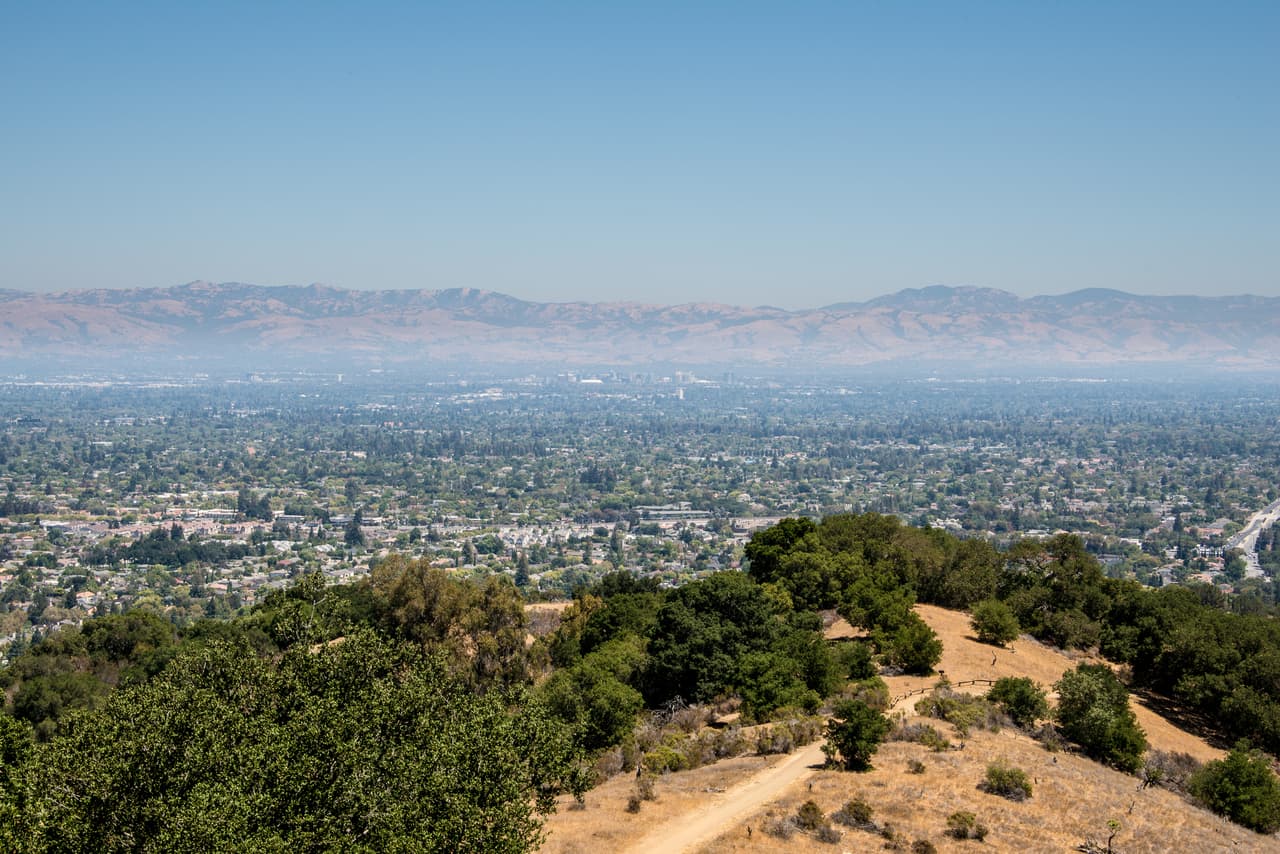 <b>Sunnyvale</b>, en California, vive de la industria tecnológica y sus millonarias inversiones. Ubicada en las afueras de San Francisco, y parte de Silicon Valley, cuenta con una comunidad hispana que llega a ser un 18.9% de la población.