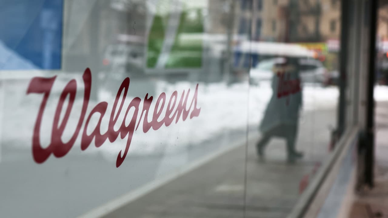 Walgreens pagará más de $100 millones a EEUU tras cobrar medicamentos que nunca entregó