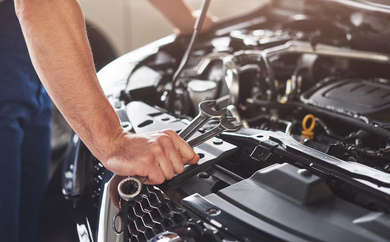 <b>Apartado mecánico. </b>De nada sirve que el carro se vea estéticamente bien, si su mecánica pide a gritos que la ayuden. La única manera para que un carro se mantenga en buenas condiciones es dándole lo que necesita cuando lo necesita.