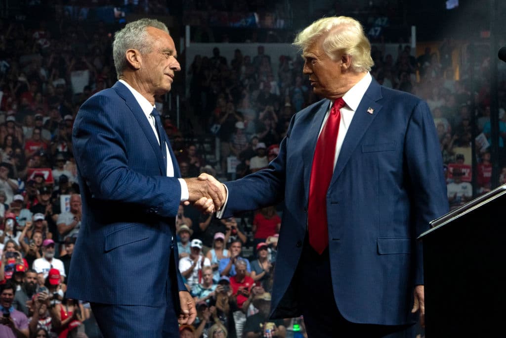 Cómo el nuevo gobierno de Trump cambiaría las agencias de salud de EEUU