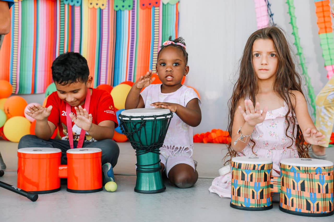 <h2 class="cms-H2-H2">United Way’s Kids Festival</h2>
<br>
<ul>
 <li class="li1">Cuándo: 29 de abil</li>
</ul> 
<ul>
 <li class="li1">Hora: 11:00 a 14:00 horas</li>
</ul> 
<ul>
 <li class="li1">Dónde: 5033 Lord Road</li>
</ul> 
<ul>
 <li class="li1">Qué es: Evento con juegos para el desarrollo de los niños, con entretenimiento, concurso de sombreros y comida.</li>
</ul> 
<ul>
 <li class="li1">Costo: Gratis </li>
</ul>