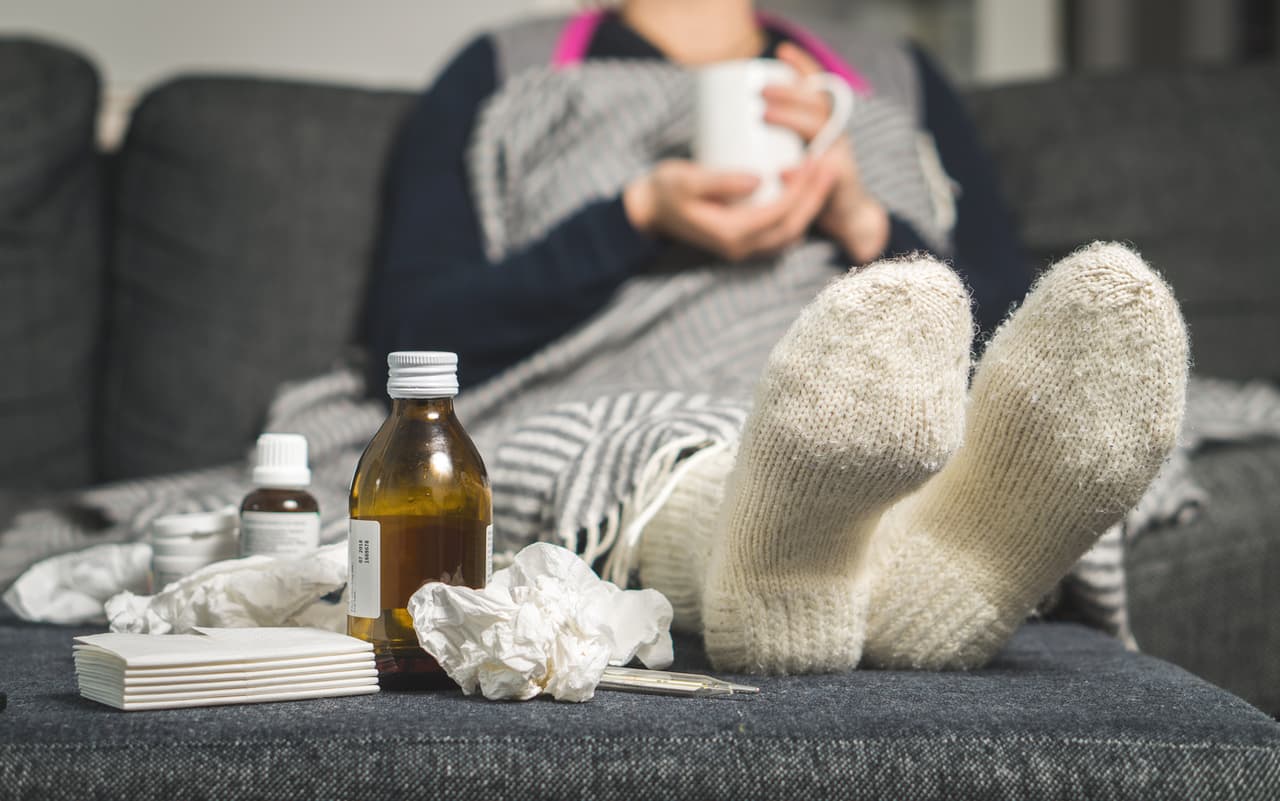 La 
<b>influenza</b> es una enfermedad respiratoria contagiosa provocada por los virus de la 
<b>influenza</b> que infectan la nariz, la garganta y en algunos casos los pulmones. Este virus puede causar una enfermedad leve o grave y en ocasiones puede llevar a la muerte. 
<br>