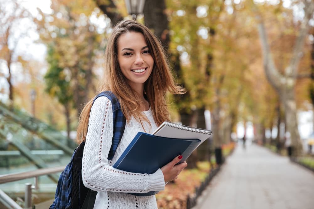 Nunca les alcanza el tiempo para todo lo que quieren hacer. Son de mente clara e ideas brillantes, perfectos cirujanos, odontólogos y bibliotecarios. Prefieren manejar un perfil bajo, no soportan tener la mirada de alguien encima. Son introvertidos y tímidos, por eso se vuelven de difícil acceso.