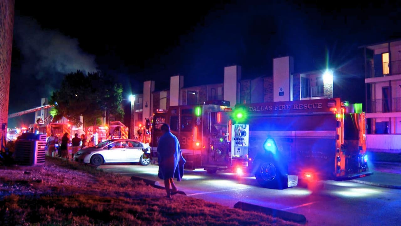 Lo que parecía ser una madrugada tranquila en el este de Dallas 
<b>terminó con sirenas, humo y más de 70 bomberos trabajando contra el tiempo.</b>