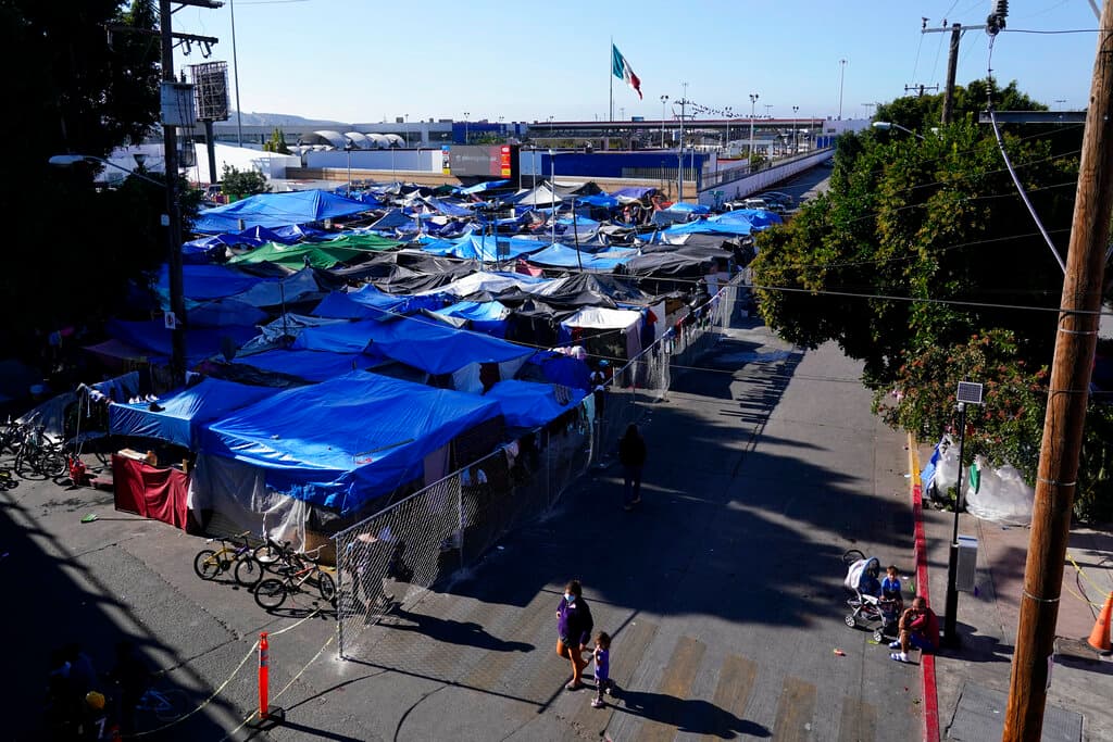 Campamentos migrantes en México crecen por incertidumbre en políticas de asilo de EEUU