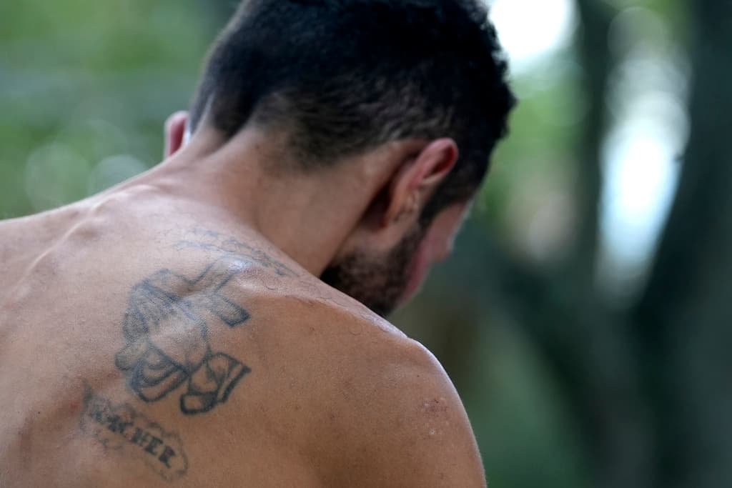 ¿A dónde van a llevar a toda esta gente? Controversia por nueva ley que prohíbe dormir en las calles de Florida