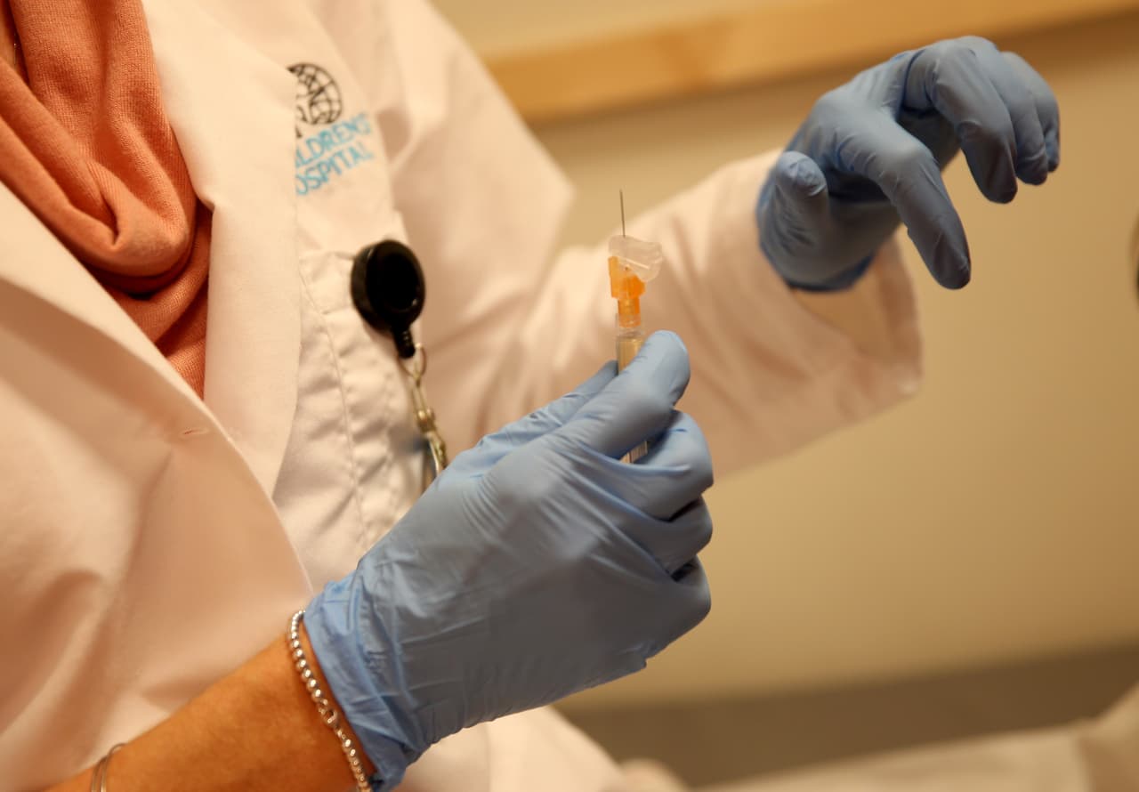 <b>¿Protegen los contagios de coronavirus las vacunas contra la neumonía? </b>
<br>Las vacunas contra la neumonía, como la neumocócica y la vacuna contra influenza B, no protegen contra el coronavirus.