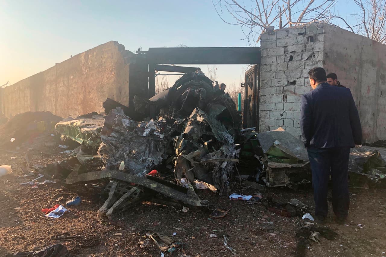 El gobierno ucraniano había puesto un tuit en el que afirmaba que se trataba de un accidente, pero luego lo borró, lo cual ha desatado las teorías sobre un posible derribo. 
<br>