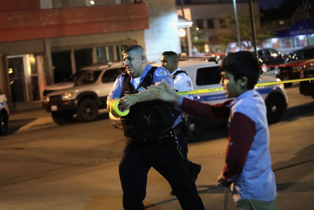 Según el informe de Jeff Ashner, Filadelfia también tubo un alza enorme en asesinatos: 422 vs 307 del año pasado. Un aumento de casi el 38%. 
<br>
