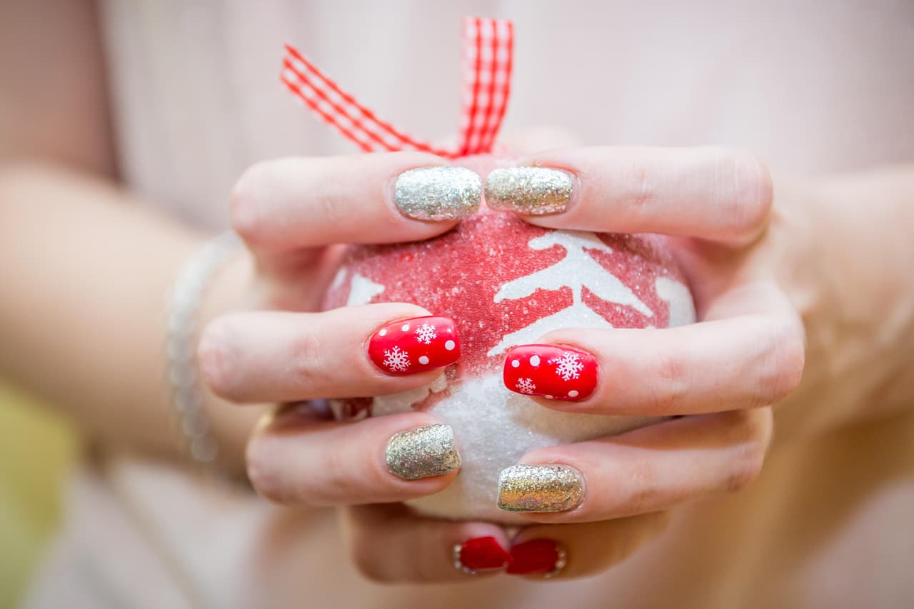 Diseño de uñas para navidad