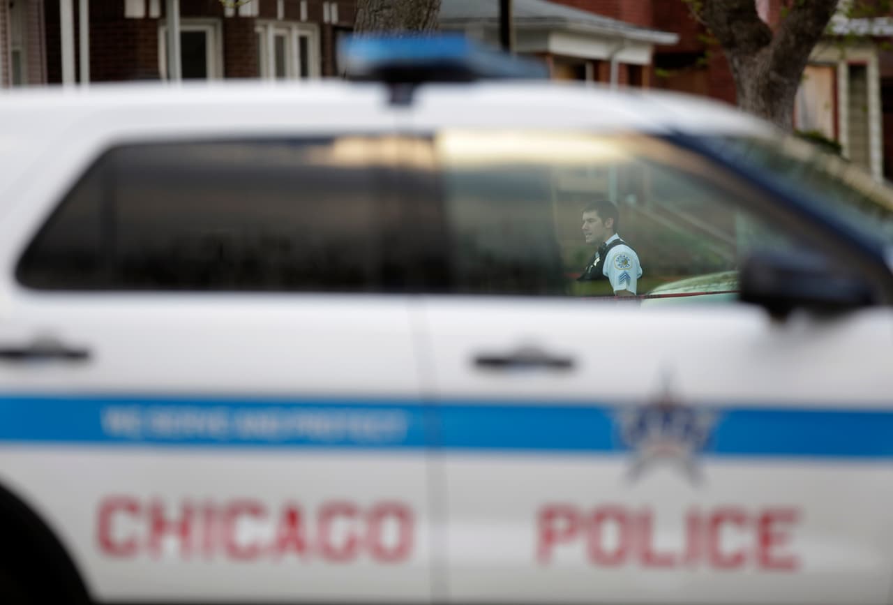 <b>12 de diciembre del 2015.</b> La ciudad de Chicago anuncia la 
<b><a href="http://www1.univision.com/chicago/wgbo/noticias/policia/inicia-la-busqueda-del-nuevo-superintendente-de-la-policia-de-chicago?layoutType=flex" target="_blank">búsqueda de un nuevo jefe interino de la policía</a></b>. La Junta de la Policía organizó una serie de reuniones comunitarias para solicitar las recomendaciones del público.