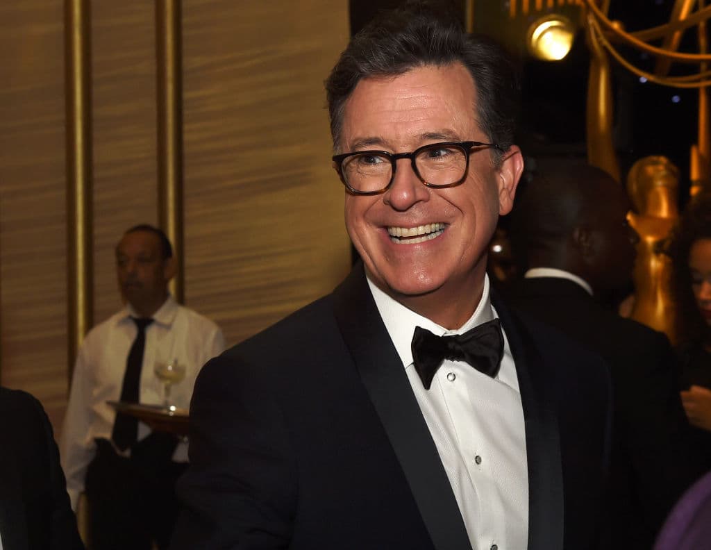 Stepehn Colbert, presentador de The Late Show With Stephen Colbert, el cual se produce en NYC, dijo en su programa: "Permítanme decir algo como observador objetivo: 
<b>nunca está bien golpear a un comediante".</b>