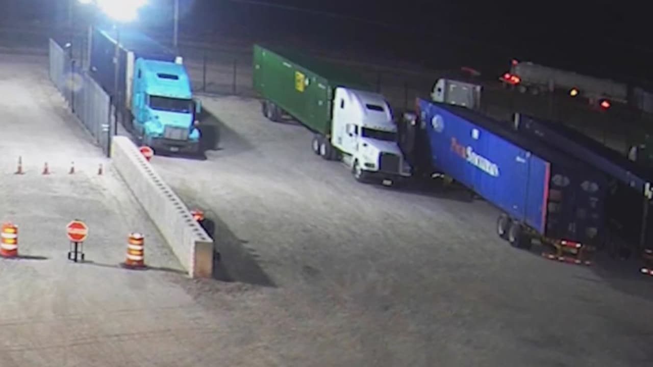La 
<a href="https://www.univision.com/local/san-antonio-kwex/cruzar-en-camion-a-eeuu-una-ruta-que-solo-algunos-indocumentados-estan-dispuestos-a-pagar">interestatal 35</a>, que atraviesa todo el país, es transitada por contrabandistas de personas para transpostar a inmigrantes indocumentados hacia todo el país.