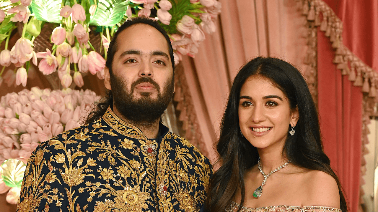 Anant Ambani y Radhika Merchant en su boda.