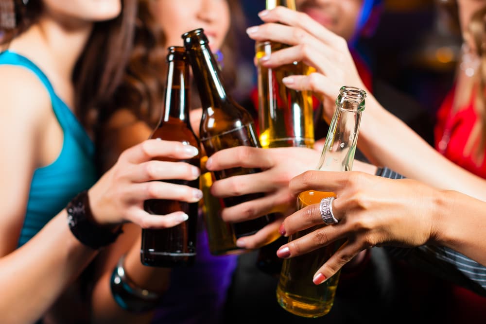 Hay un peligro, si en el pasado has tenido situaciones asociadas con el alcohol, la dependencia de drogas u otro tipo de adicción debes ser muy cauteloso ya que tu voluntad se debilita durante este periodo y serás presa de las personas que te quieren manipular emocionalmente. 
<br>