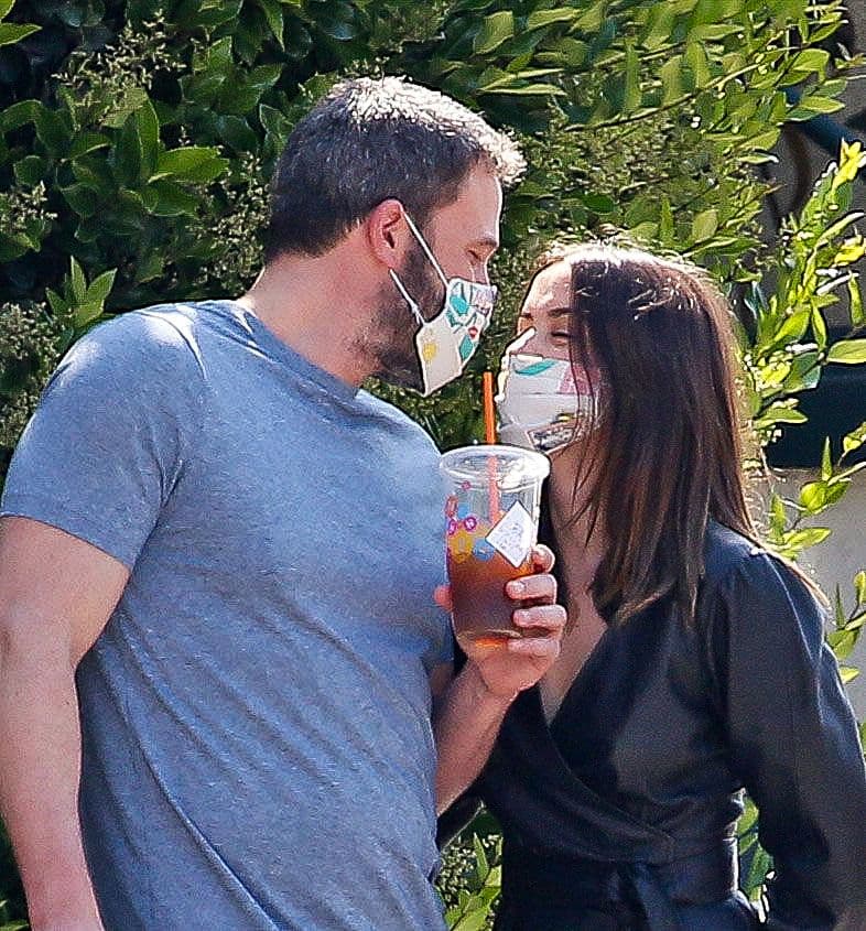 Después de eso, él empezó a salir y tener un 
<b><a href="https://www.univision.com/famosos/ana-de-armas-ben-affleck-noviazgo-atencion-horrible" target="_blank">romance con Ana de Armas</a></b>, pero terminaron en enero de 2021.
<br>