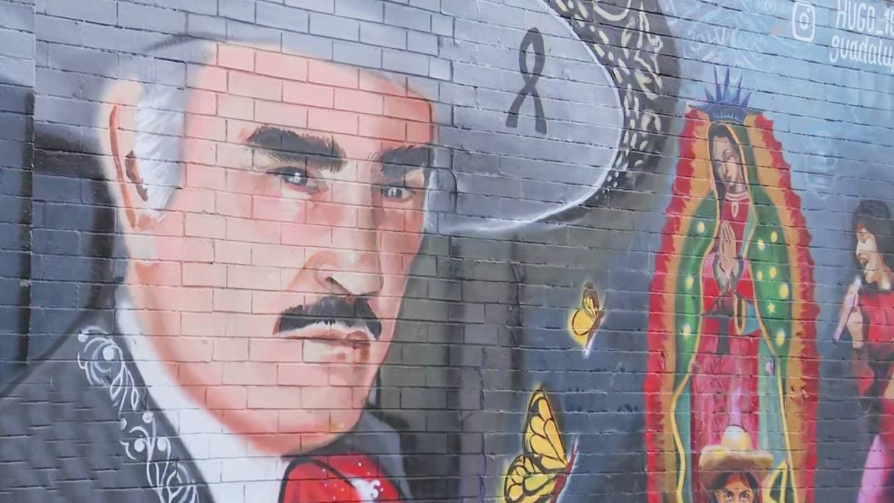 Vicente Fernández murió en el día de la Virgen de Guadalupe y un mural en NY plasmó la coincidencia