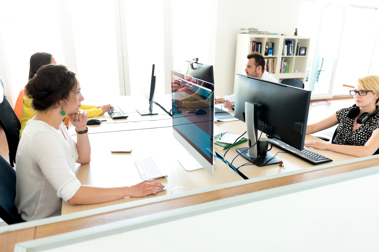 <b>¿Cómo puedo demostrar mi búsqueda de empleo? </b>Es una buena idea completar y guardar una 
<a href="https://www.uc.pa.gov/Documents/UC_Forms/uc-304.pdf" target="_blank">copia de su formulario UC-304</a>, o "Registro de búsqueda de trabajo" para documentar sus solicitudes de trabajo y entrevistas, así como las actividades de búsqueda de trabajo. Pero no es necesario que utilice el formulario L&I para realizar un seguimiento, siempre que mantenga un registro que incluya la misma información requerida por ese documento.
<br>
