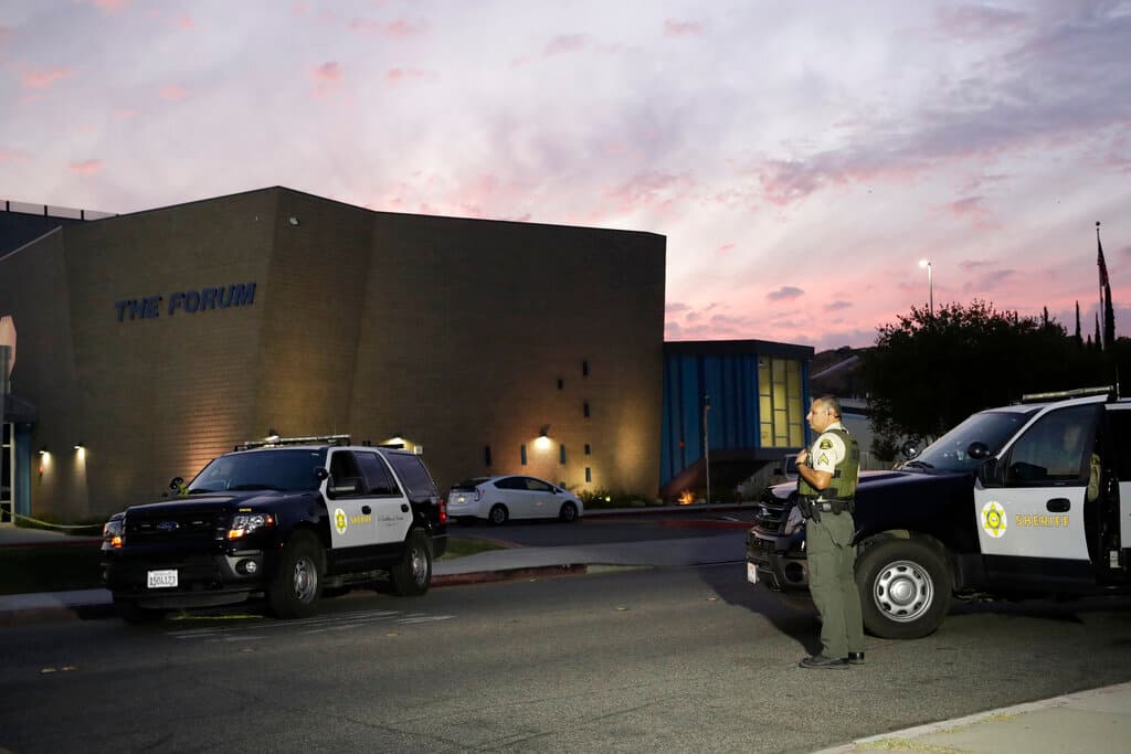 “Hay una bomba y le dispararé a los niños": Lo detienen por amenazas a 5 escuelas en Los Ángeles