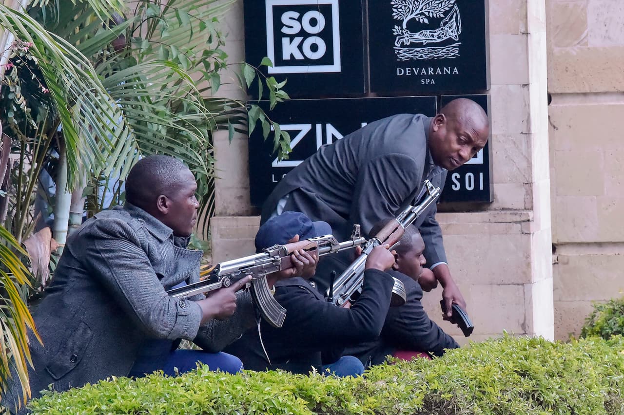 "Un grupo de asaltantes armados desconocidos atacó el Complejo Dusit en lo que sospechamos que podría ser un ataque terrorista", dijo Joseph Boinnet, jefe de la policía de Kenia.