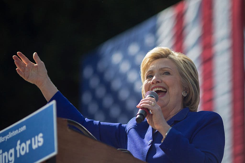 AP declara a Hillary Clinton “virtual candidata” demócrata, pero ni ella ni Sanders lo aceptan