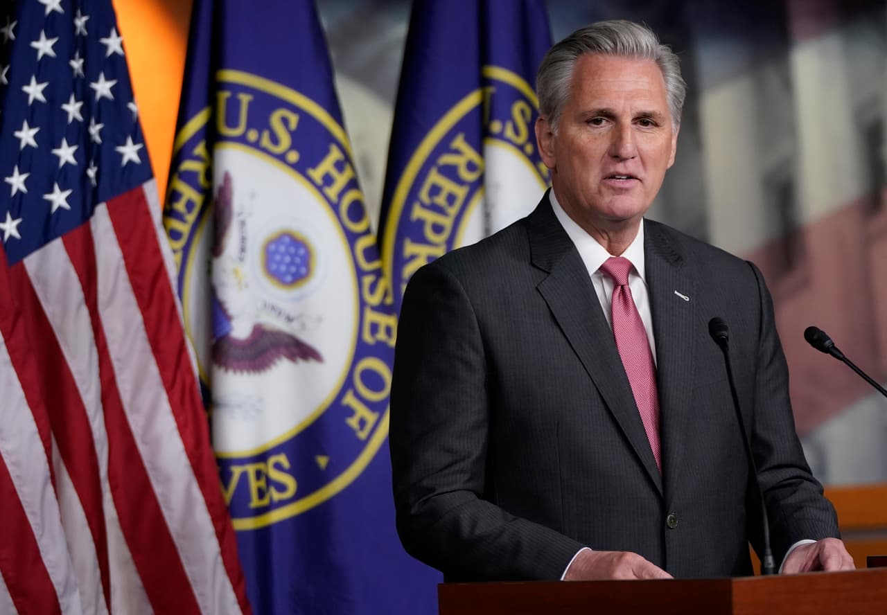 El republicano 
<b>Kevin McCarthy</b>, del distrito 23 en 
<b>Bakersfield</b>, dijo que "ahora debemos ponernos a trabajar para resolver los desafíos a los que se enfrenta nuestro país. Todos somos americanos, y juntos tendremos éxito."