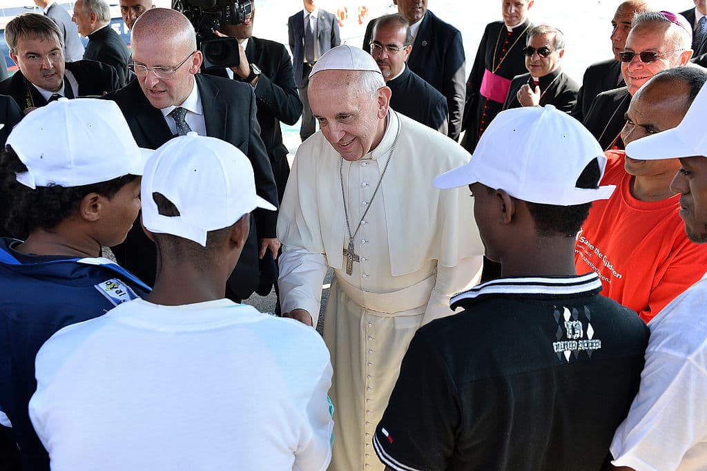 En julio de 2013, el papa estuvo en Lampedusa para ver a migrantes llegados desde África. (Photo by Tullio M. Puglia/Getty Images)