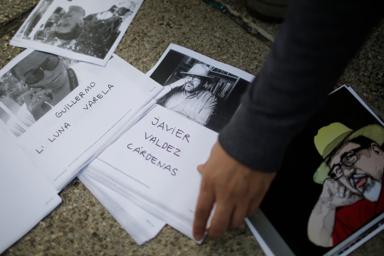 El periodista originario de Culiacán tenía una 
<b>columna semanal titulada <i>Malayerba,</i></b> en la que relataba historias de personas que 
<b>viven en carne propia la violencia</b> en el país. La última fue publicada este lunes bajo el nombre de ' 
<b><a href="http://riodoce.mx/noticias/columnas/malayerba/malayerba-el-licenciado">El Licenciado'</a></b>, que habla de un joven internado en un centro para para combatir las adicciones.