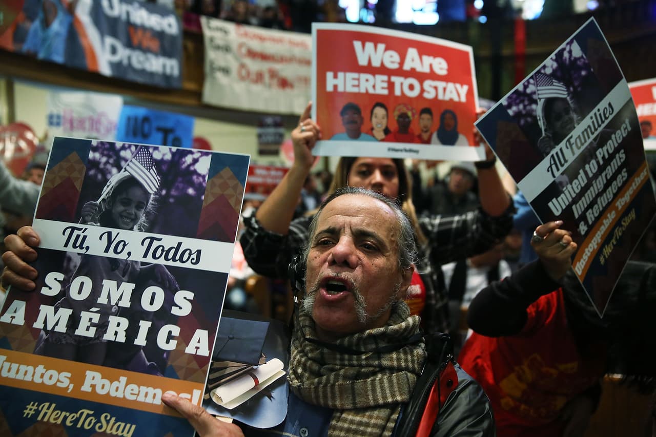 <b>Chicago, Illinois.</b> "Estamos aquí para quedarnos" se llamó el evento donde la comunidad hispana inmigrante manifestó en Chicago.