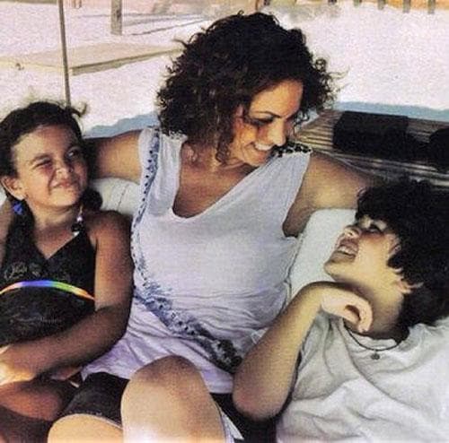 El cantante, quien está realizando una gira de conciertos con Lucero por México, contó que sus hijos tomaron bien la separación, ya que en ningún momento presenciaron peleas entre ellos.
<br>