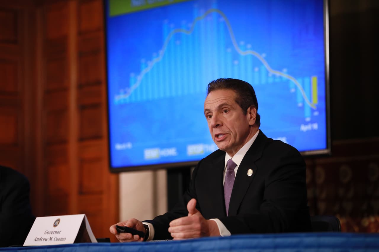 <b>Ayuda a los Estados</b>
<br>
<br>El paquete dará 350,000 millones de dólares a los gobiernos estatales y locales, así como a las tribus y territorios.